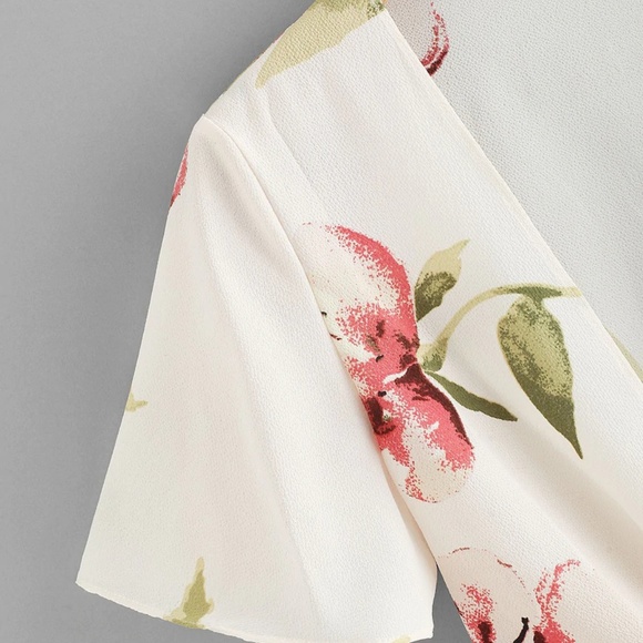 Floral Print Knot Hem Plunge Top - Picture 3 of 5